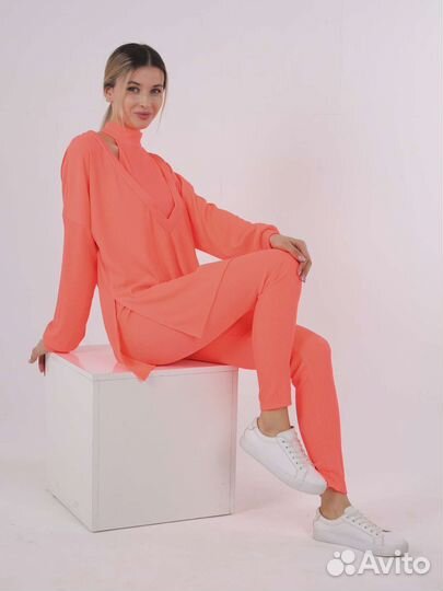 Спортивный костюм женский