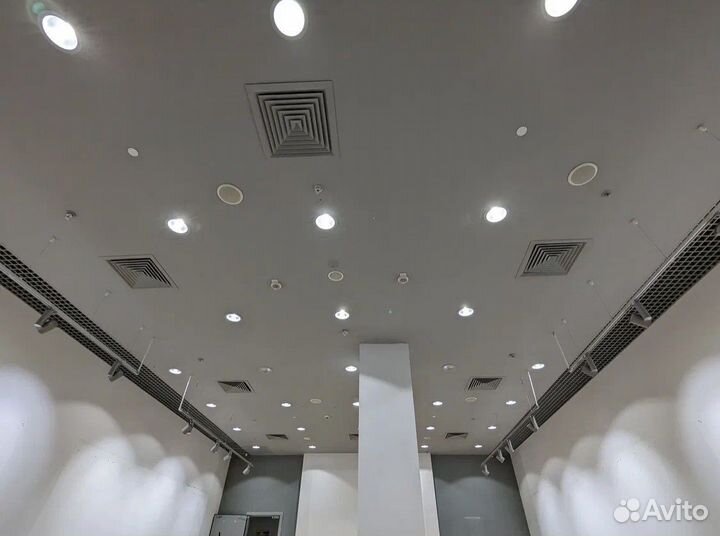 Трековые и потолочные светильники салона re:Store