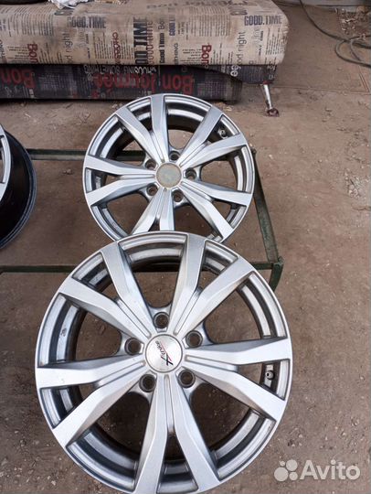 Литые диски r 16 5 114 3(335)