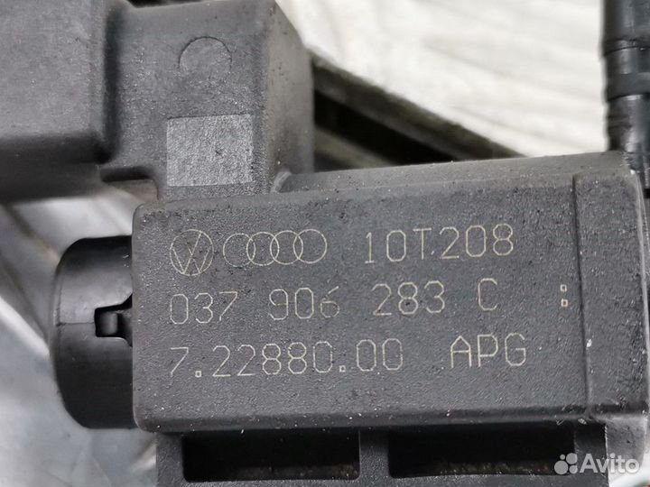 Клапан вакуумного управления Audi A3 037906283C