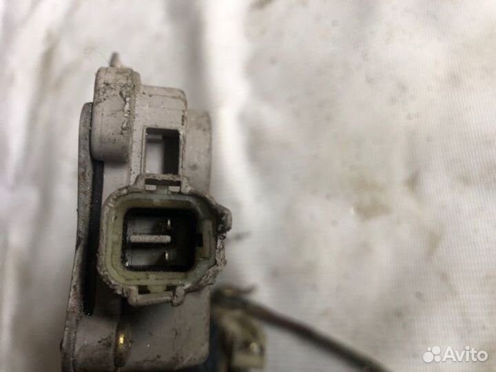 Замок двери передний левый Daihatsu Yrv M201 K3VE