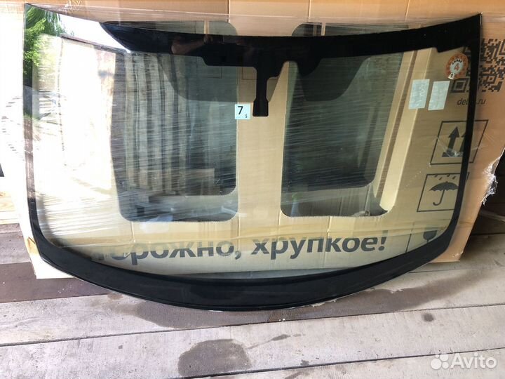 Лобовое стекло оригинал Infiniti q50