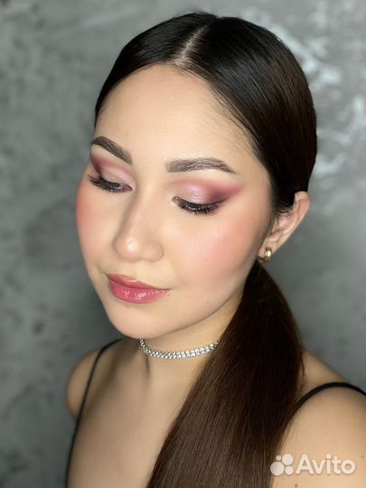 Макияж и прическа