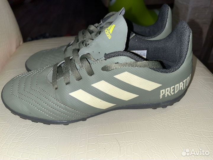 Кроссовки adidas