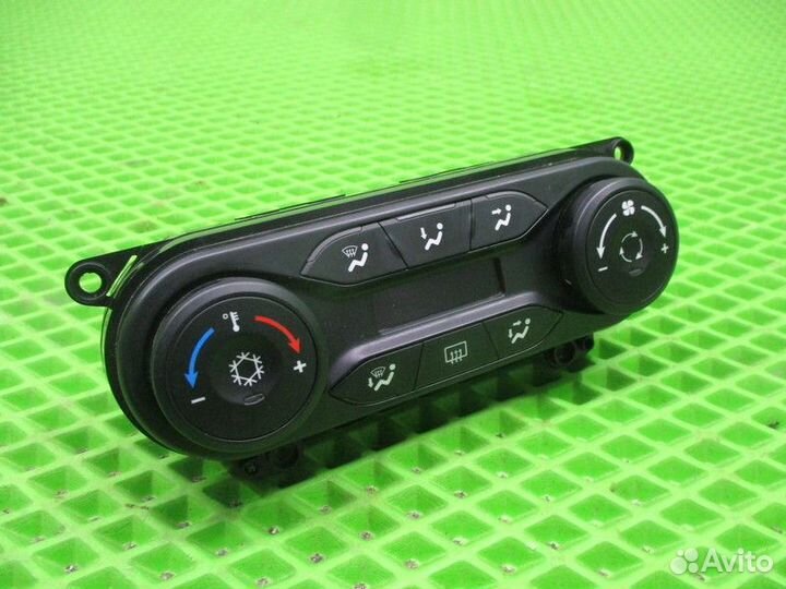 Блок управления климатической установкой LADA Vest