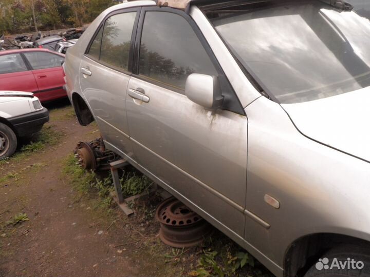 Запчасти на Lexus is 200