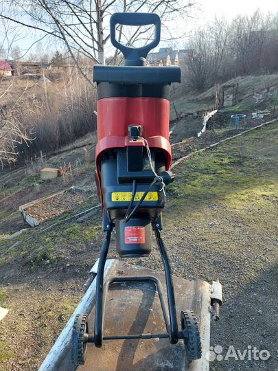 Садовый измельчитель веток