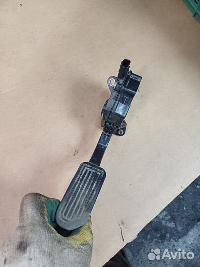Педаль газа toyota rav 4,xa 40