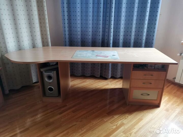 Стол офисный компьютерный