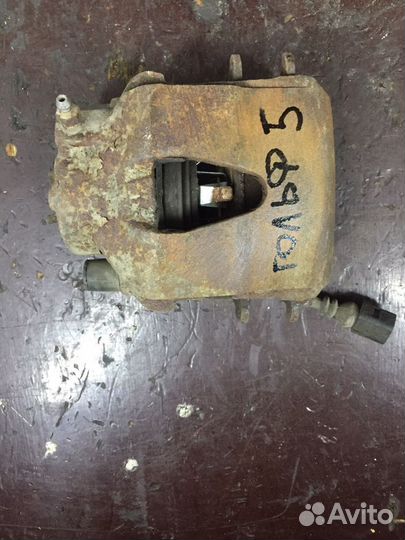 Суппорт передний фольксваген гольф 5