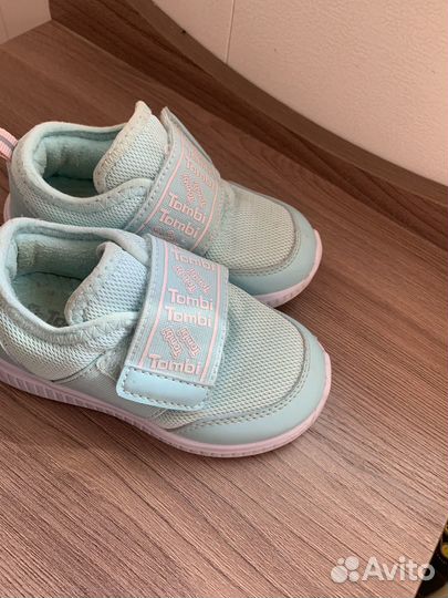 Кроссовки для девочки 23 размер