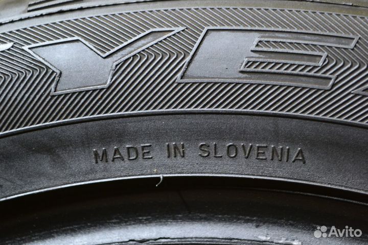 Goodyear Vector 4Seasons 235/50 R17