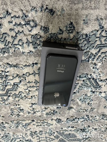 iPhone 8, 64 ГБ