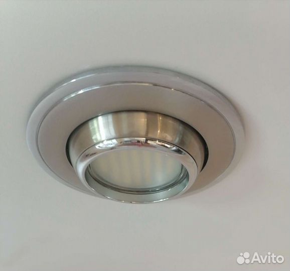 Светильник встраиваемый