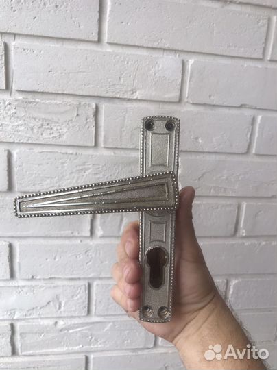 Дверные ручки