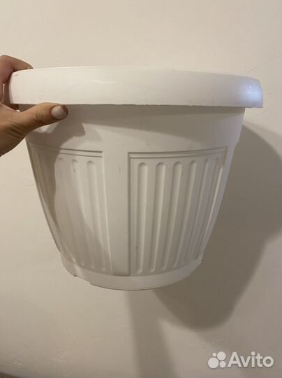 Большой горшок для цветов