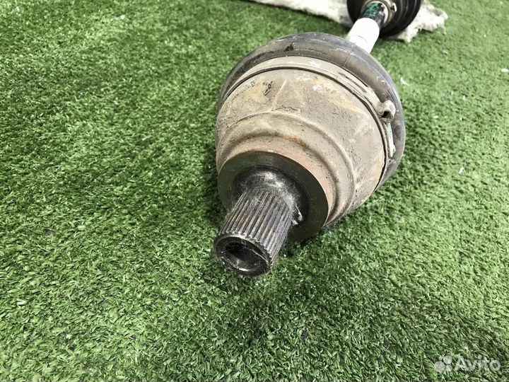 Привод правый передний Volkswagen Tiguan