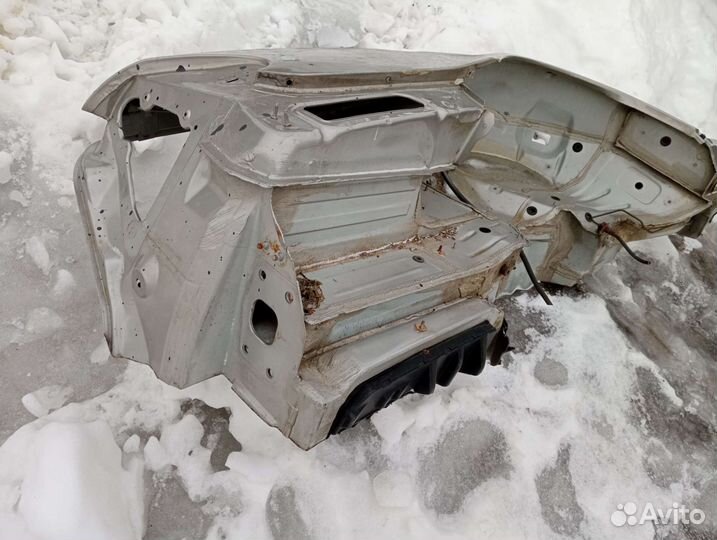 Крыло заднее правое Mercedes W211 седан