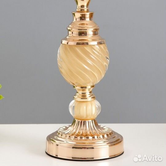 Лампа настольная 'Валенсия' 1хЕ27 40Вт белый-золот