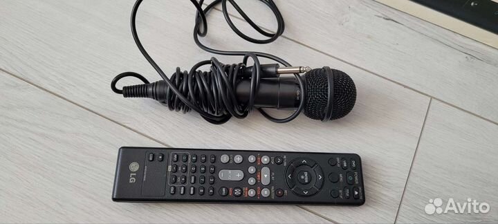 DVD плеер с караоке LG