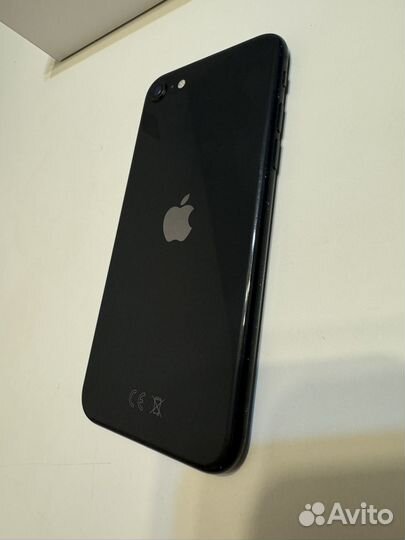 iPhone SE, 64 ГБ