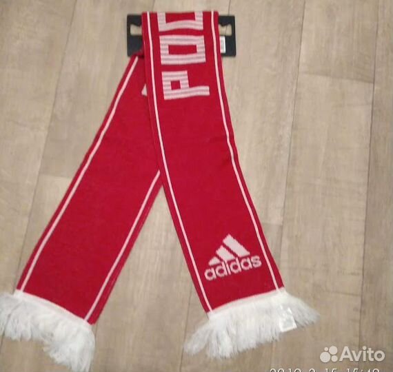 Шарф и кепки.адидас