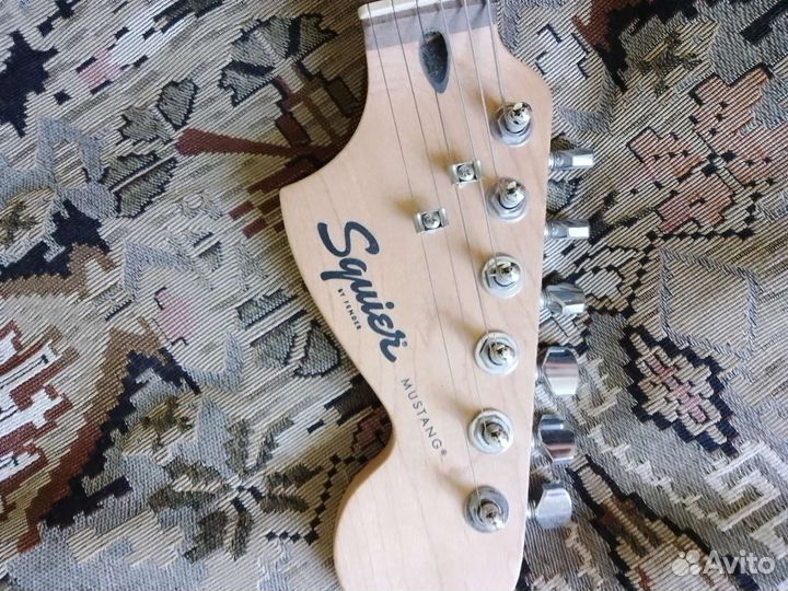 Гитара fender squier bullet mustang
