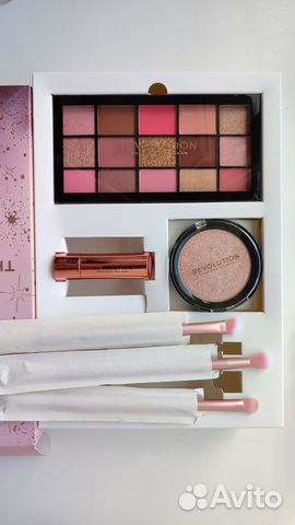 Набор декоративной косметики Makeup Revolution