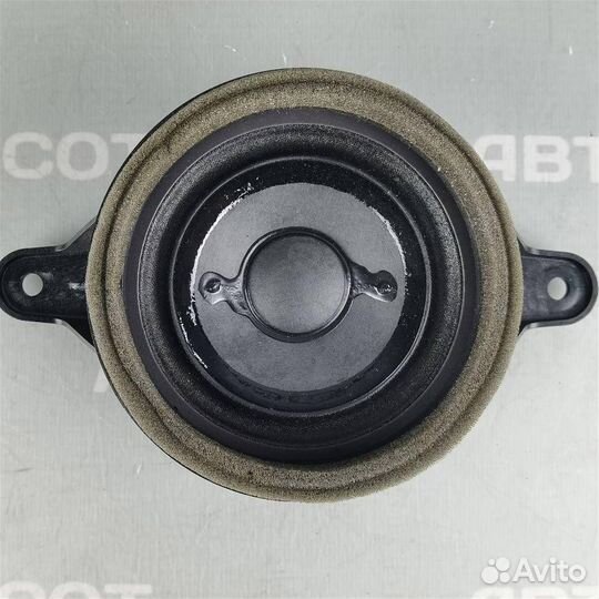 Динамик среднего и низкого сигнала Audi A6 4G 20