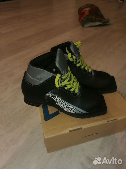 Лыжные ботинки