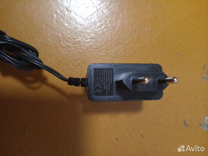Адаптер блок питания 12v 1.5 А