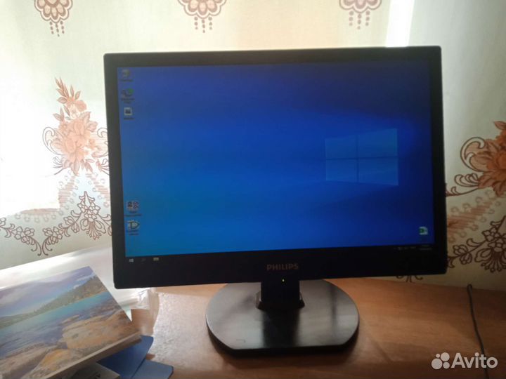 Монитор Philips