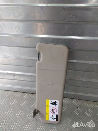 Козырек солнцезащитный передний левый Renault