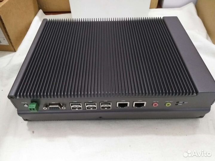 Промышленный компьютер Lanner LEC-2110P