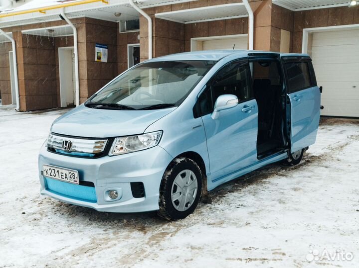 Honda freed spike avto