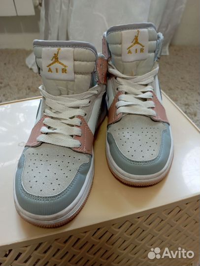 Кроссовки женские 36