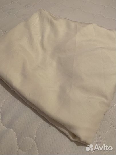 Простынь на резинке 180 200