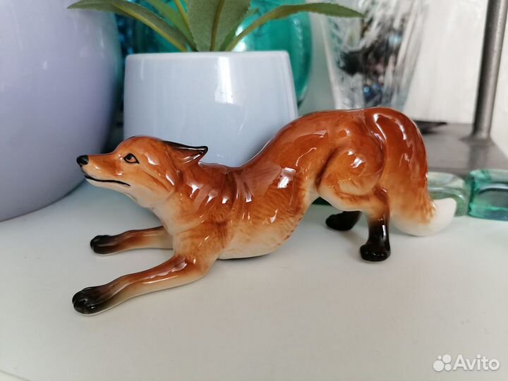 Фарфоровая статуэтка лиса