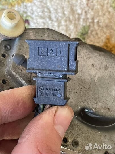 Моторчик стеклоочистителя задний volkswagen golf 3