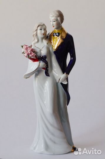 Фарфоровые статуэтки пары