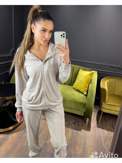 Костюм спортивный