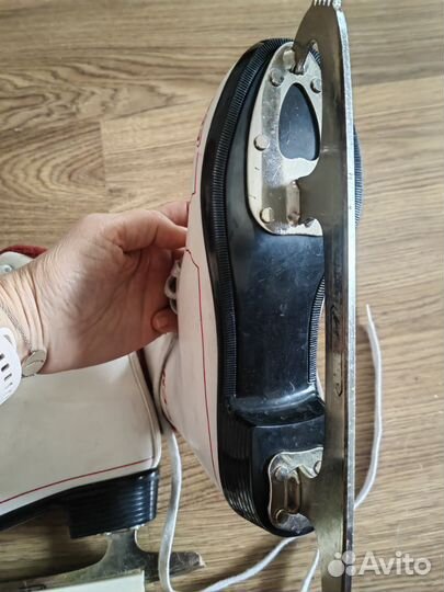 Коньки фигурные 37 размер