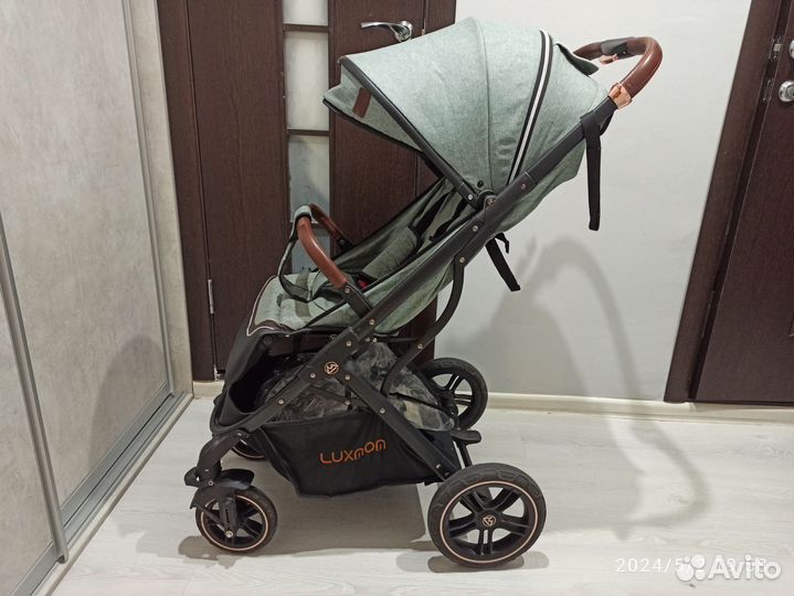 Прогулочная коляска luxmom 609