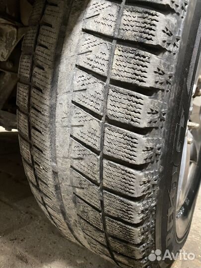 Bridgestone Blizzak Revo GZ 215/65 R16 98S