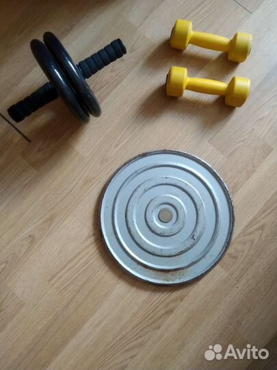 Гантели по 1 кг каждая