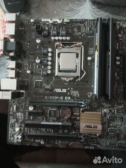 Материнская плата с процессором и памятью