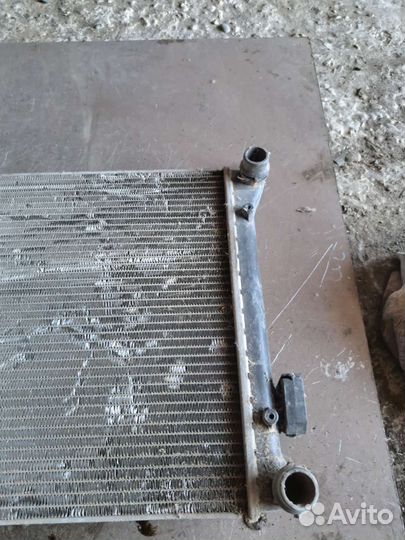 Радиатор охлаждения Volkswagen Passat B6