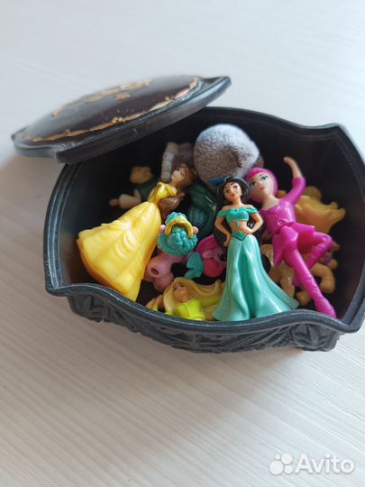 Шкатулка с мини куклами