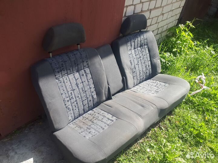 Сиденья на Газ 31105 задние