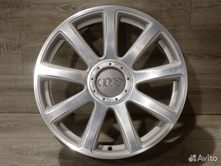 Комплект оригинальных R20 дисков Audi A8